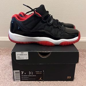 Air jordan retro 11 low size 7